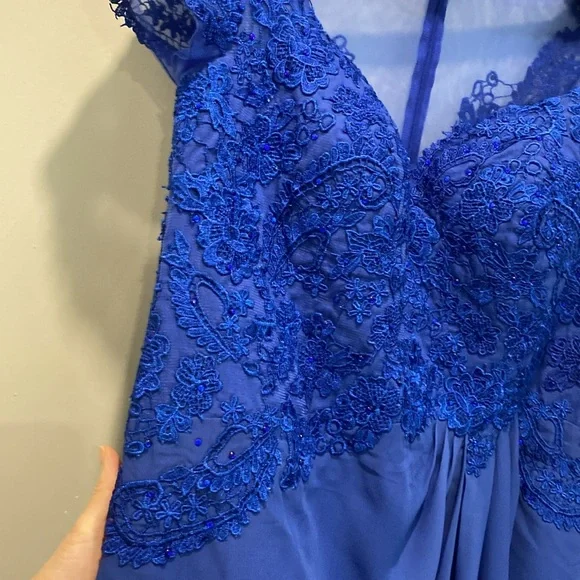 Royal Blue Lace Formal Gown Size 14 Plus Elegant Maxi Dress - Picture 7 of 15